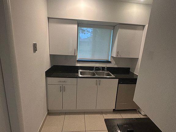 5th image of 5400 Orduna Dr #12