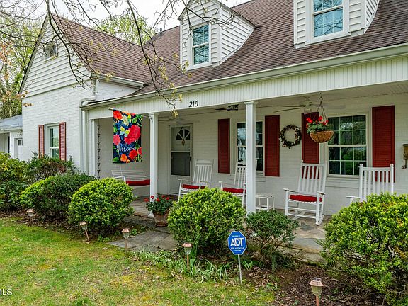 5th image of 215 E Gilmer Park