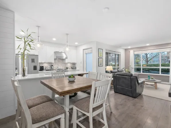 33540 Mayfair Ave #110, Abbotsford, BC V2S 0J3