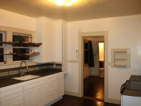 5th image of 703 A St #4