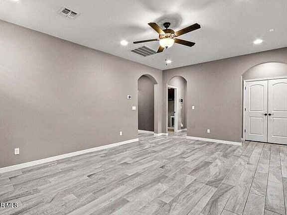 3rd image of 14528 Ciambriello Ave