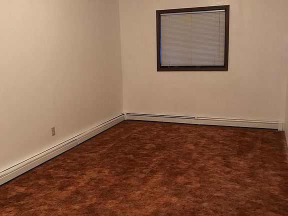 5th image of 2410 Loomis Dr #B