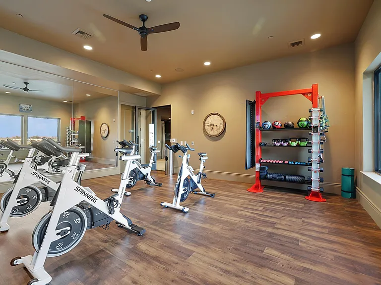La Vida 55+ Luxury Living — Photo 32