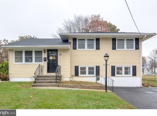 20 Beaver Dr, Barrington, NJ 08007