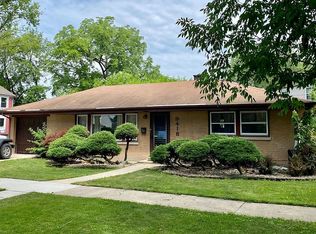 9418 Jackson Ave, Brookfield, IL 60513