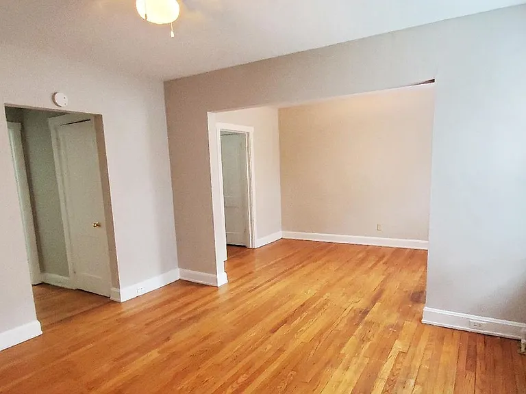 Tudor Court — Photo 122