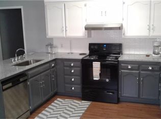 200 La Laja Dr, Angleton, TX 77515