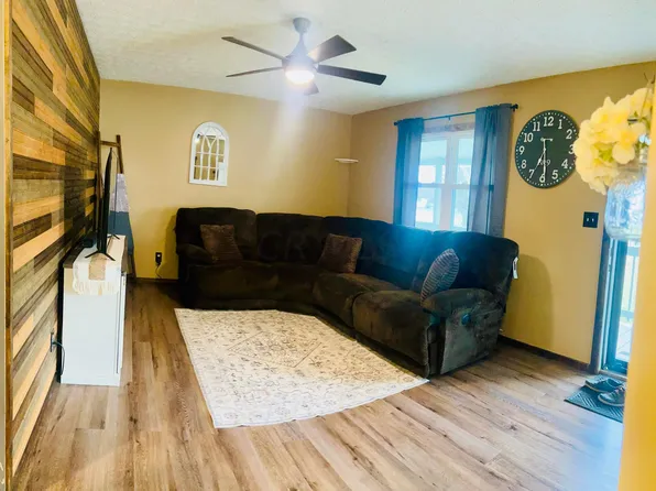 621 S Water St, Williamsport, OH 43164