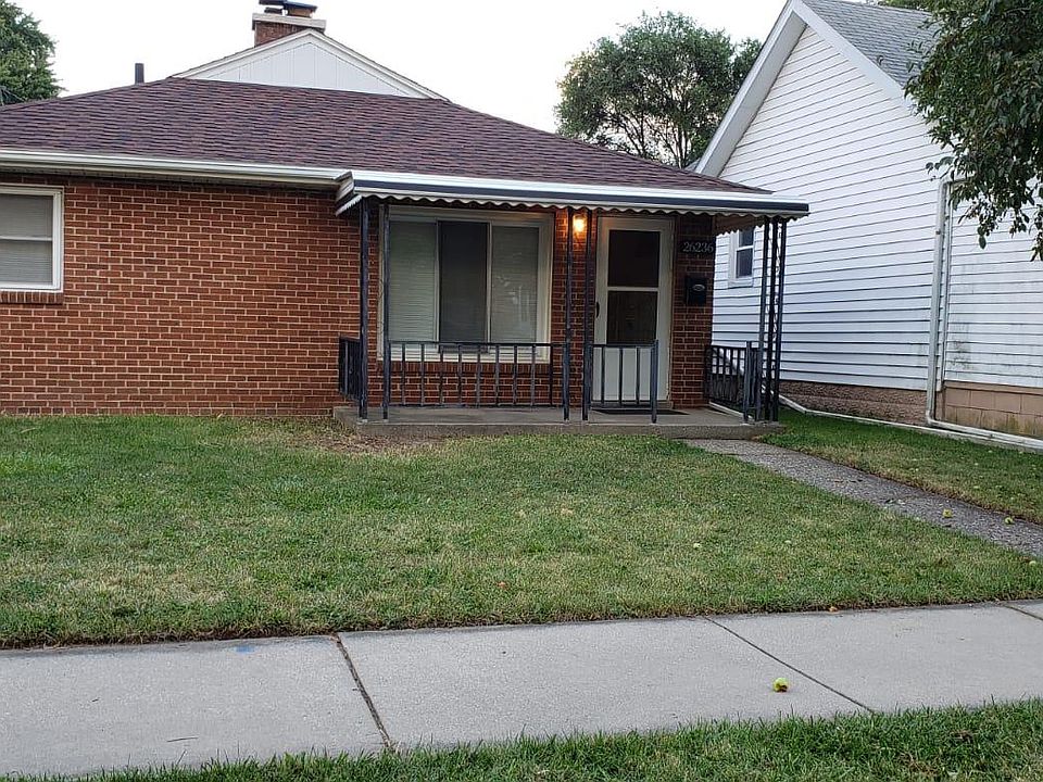 Street View of front of the house.