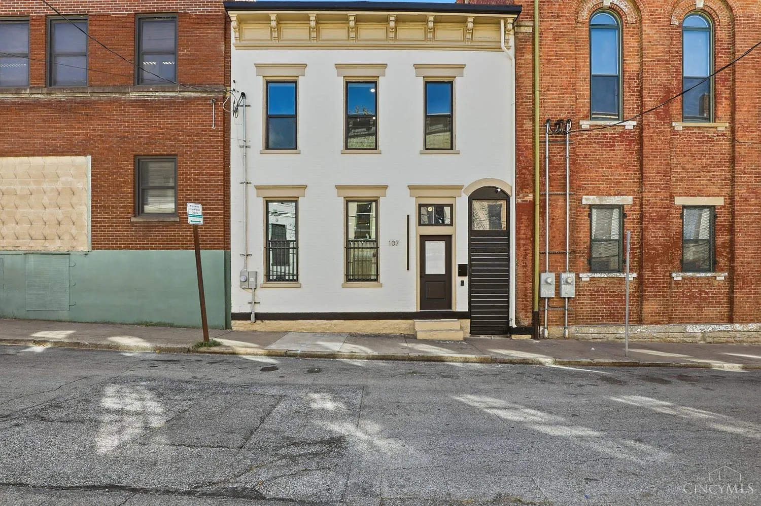 107 Corwine St photo 1