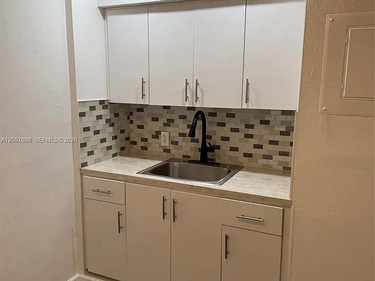 645 NE 35th St #1 — Photo 8