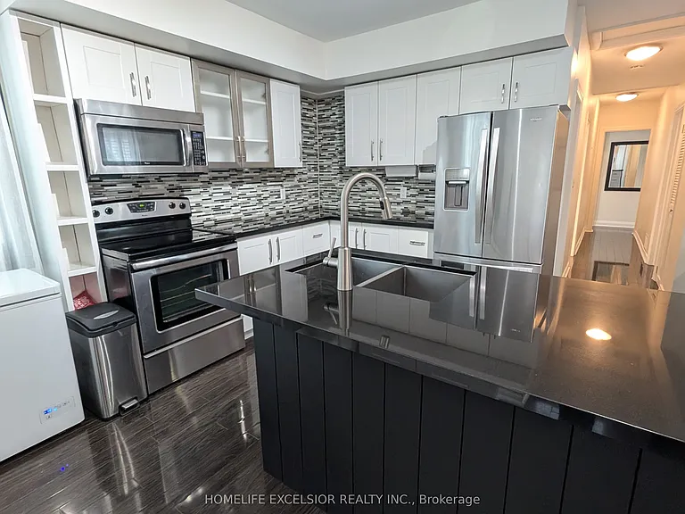 4 Albert St — Photo 3