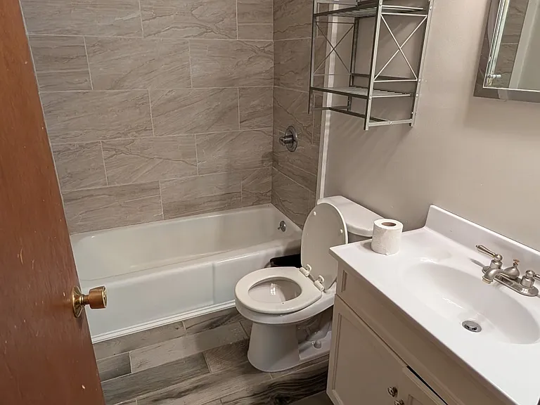 601 Clifford St #1 — Photo 6