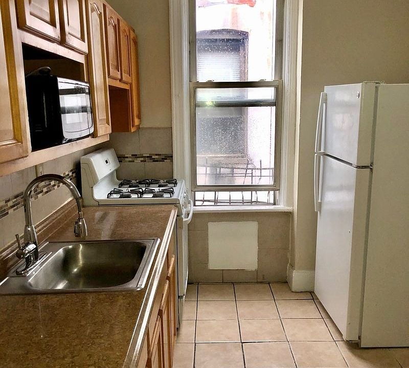 1st image of 846 Franklin Ave #3B