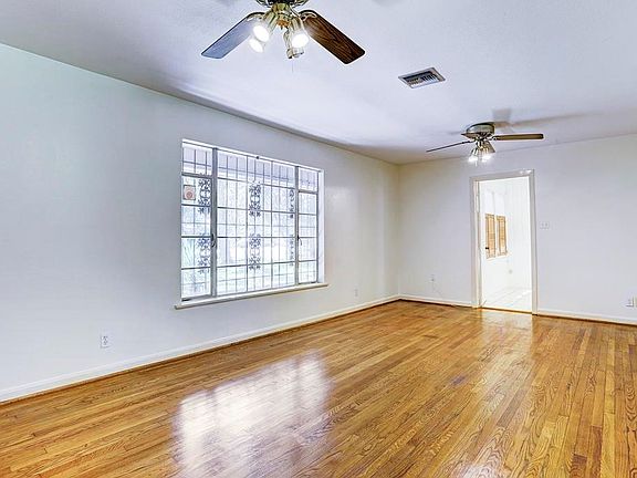 4th image of 9904 Briarwild Ln