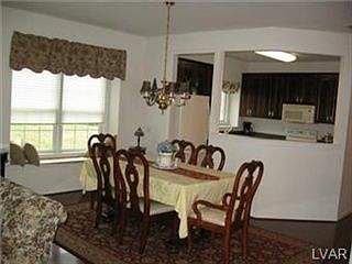 5th image of 137 Glenmoor Cir