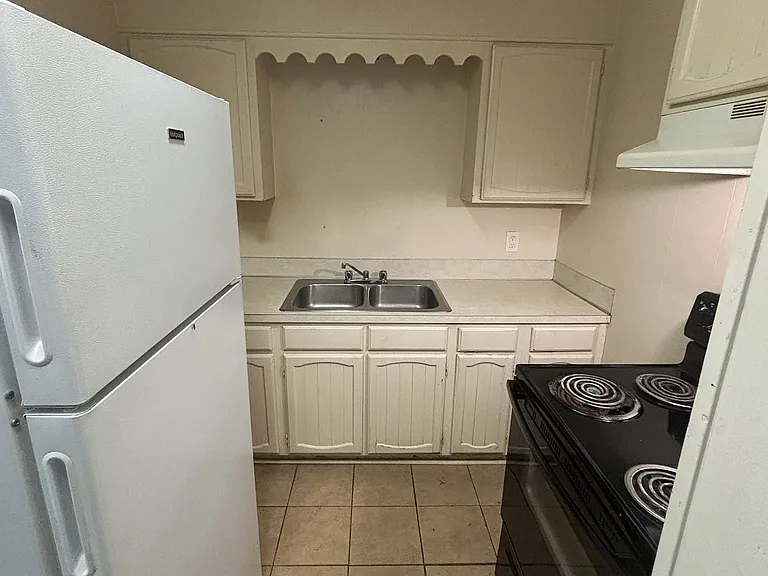 211 Hodge St #208 — Photo 8