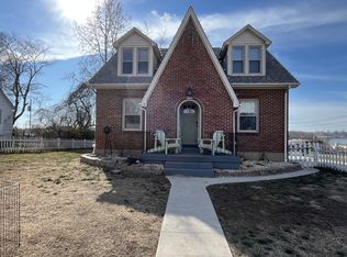 1106 E 3rd St, Washington, MO 63090