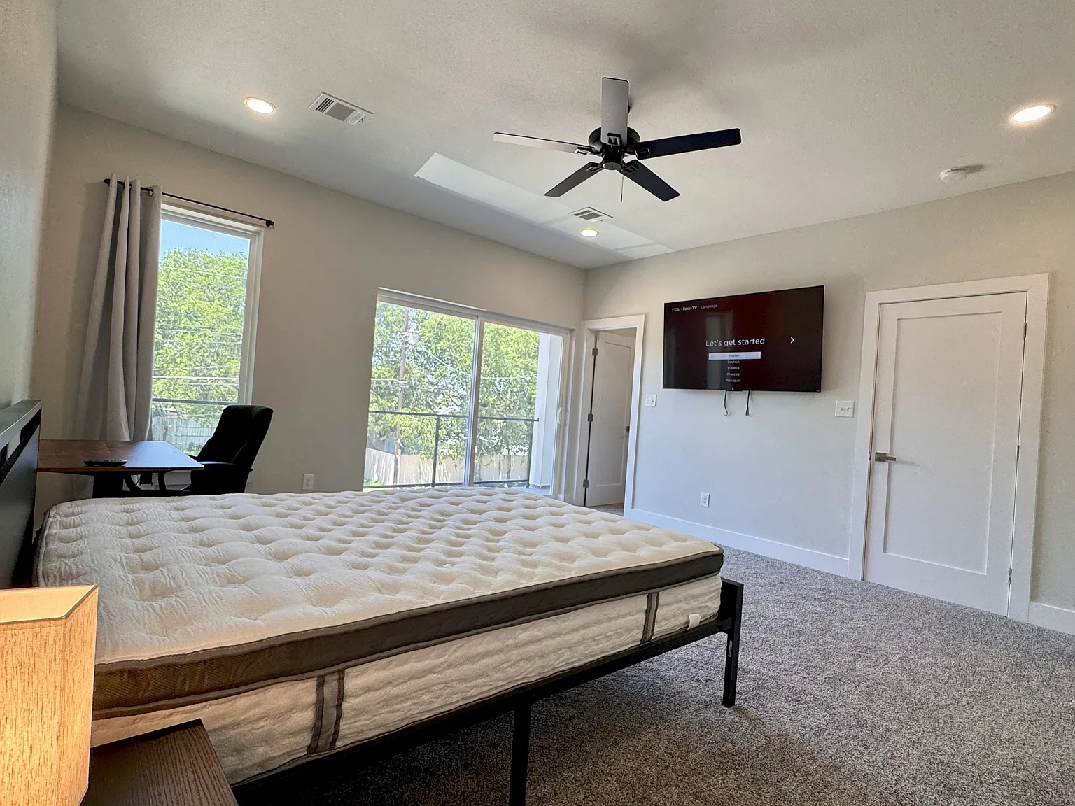 5 bed, 4000 sqft, $1,025 — Photo 3