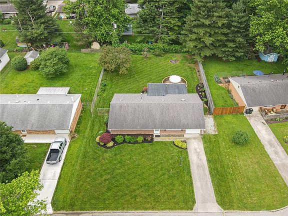 2nd image of 130 Belair Cir