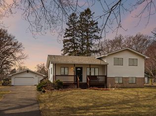2951 Edgerton St, Little Canada, MN 55117