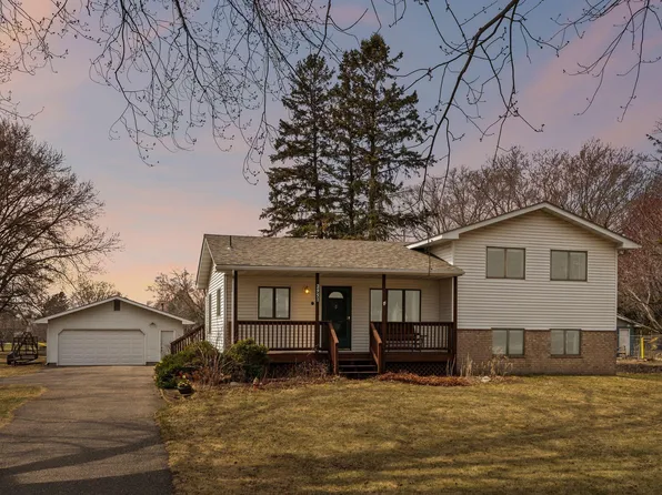 2951 Edgerton St, Little Canada, MN 55117