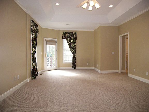 5th image of 333 Aiken Hunt Cir