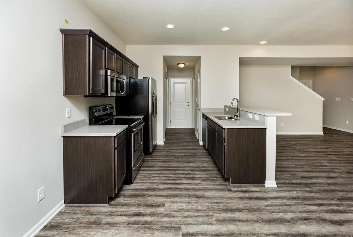 3 bed, 2.5 bath, 1515 sqft, $1,799 — Photo 3