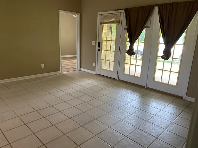 1070 Lee Road 20 — Photo 9