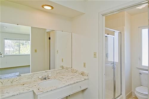 4th image of 107 10th Ave