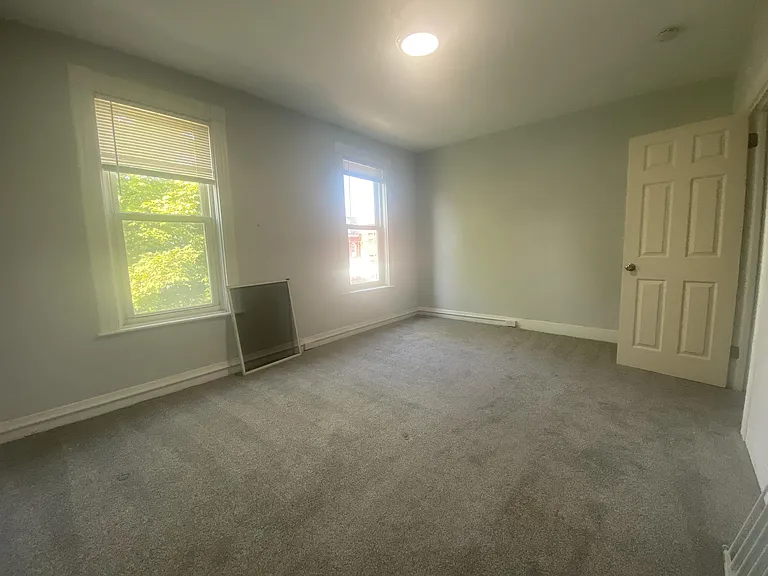 611 S Prince St — Photo 10