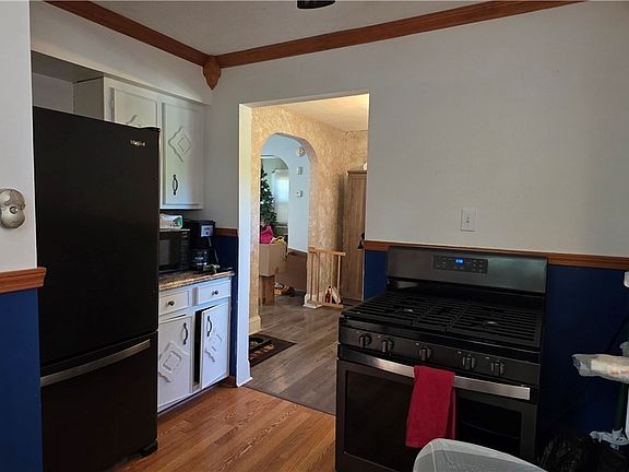 3rd image of 555 Wyandot Ave