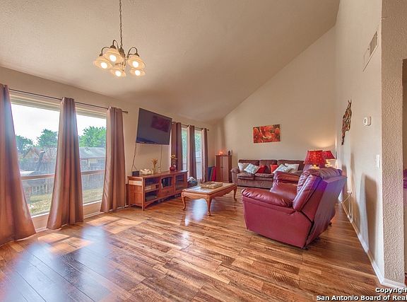 5th image of 12215 Las Nubes St