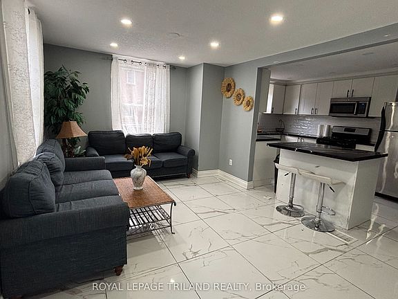 2nd image of 332 Colborne St