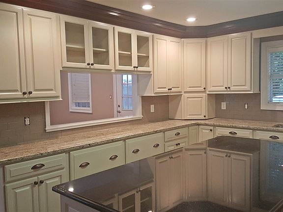 5th image of 2218 Monaghan Dr