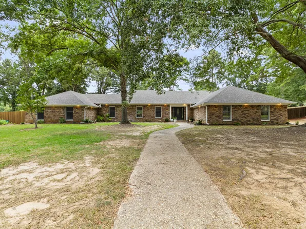 907 David Dr, Palestine, TX 75803
