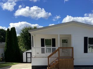 12098 Blue Heron Dr #211, Utica, MI 48315