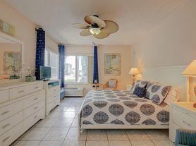 326 Harrison St, Hollywood, FL