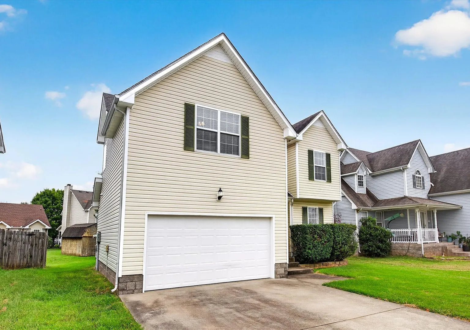 Three Bedroom with Bonus Room in Arbour Green South! — Photo 3