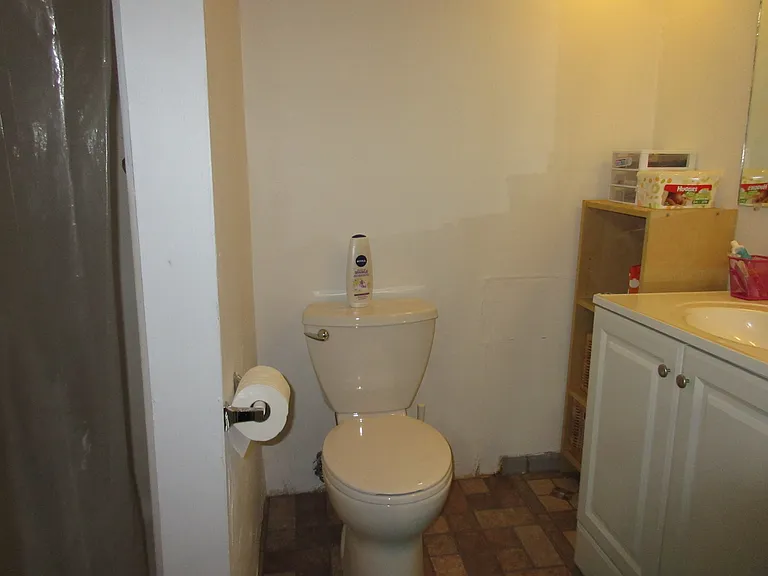 512 Packard St — Photo 5