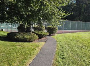1811 Hampton Place Blvd, Troy, NY 12180