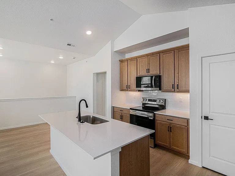 Bloom Rental Living — Photo 18