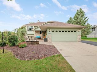 19353 Eureka Ct, Farmington, MN 55024