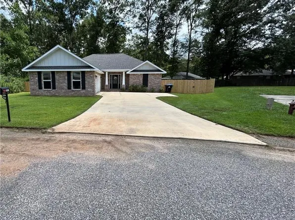 9399 Fox Ct E, Semmes, AL 36575