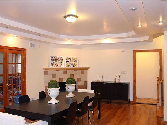2nd image of 353 Woodmere Blvd