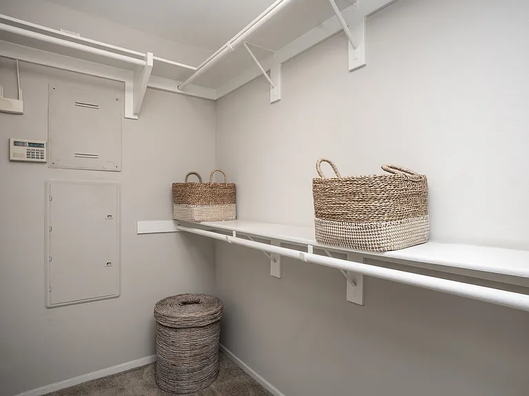 The Grove Apartments — Photo 15