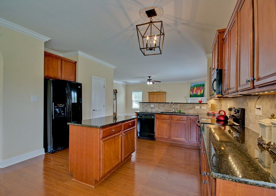 1st image of 4902 Ashley Cir SE
