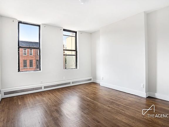 3rd image of 838 Jefferson Ave #4RR