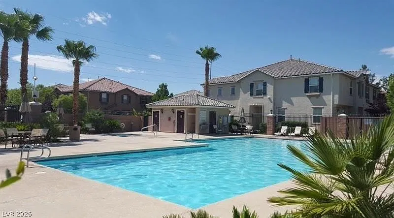3 bed, 2.5 bath, 1539 sqft, $1,850 — Photo 2