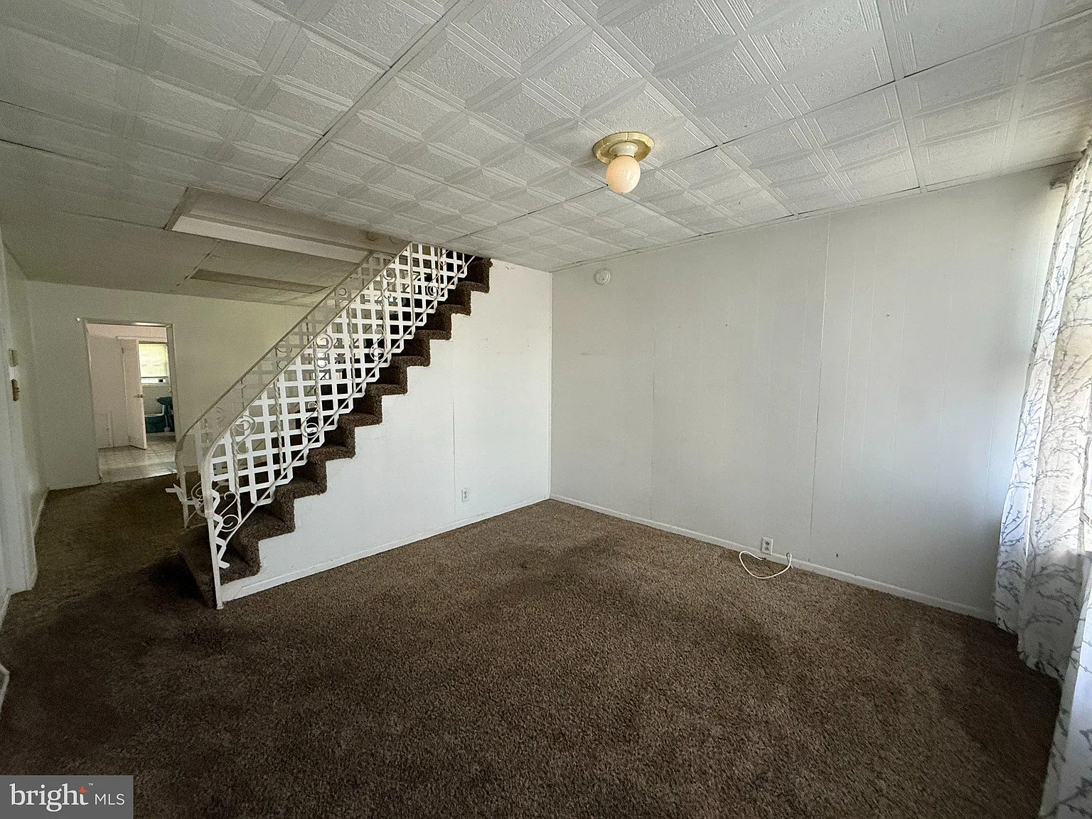 2 bed, 1.0 bath, 1104 sqft, $2,000 — Photo 2